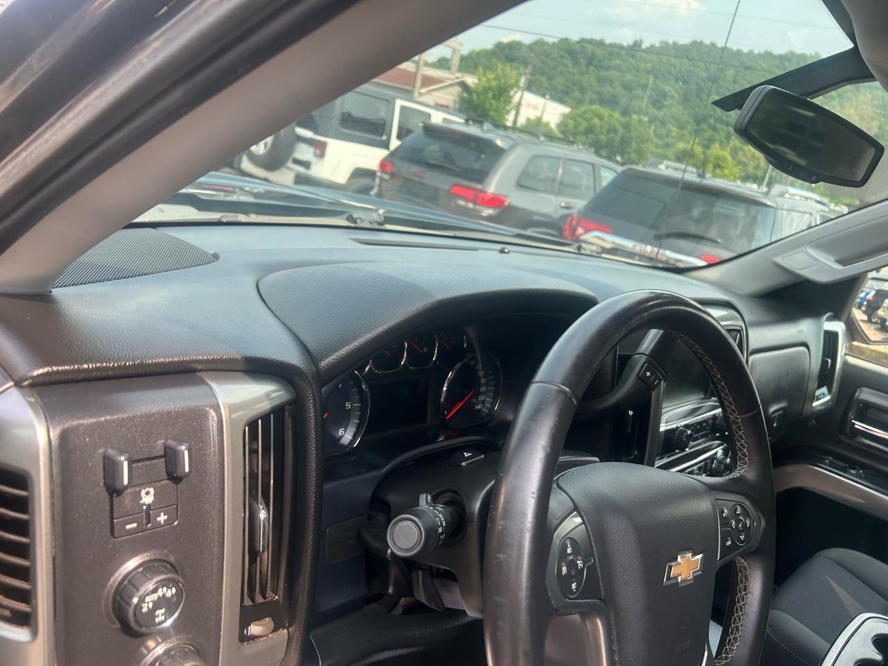Used 2018 Chevrolet Silverado 1500 LT w/ All Star Edition AWD/4WD image 16