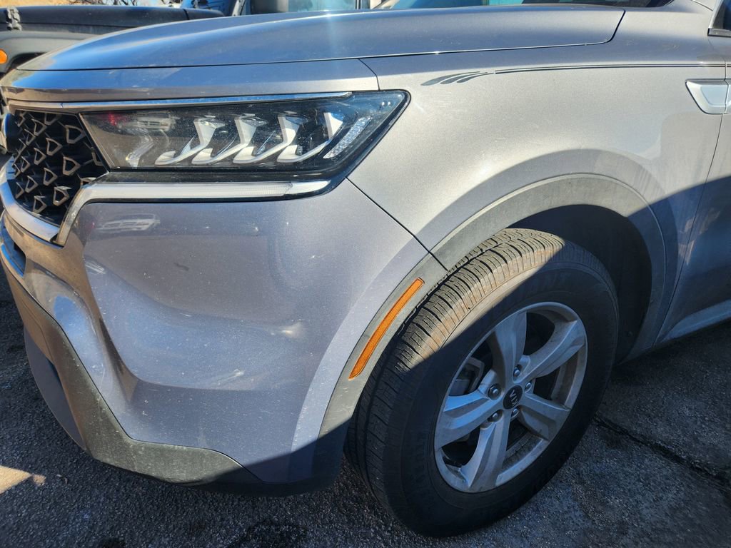 Used 2021 Kia Sorento LX image 21