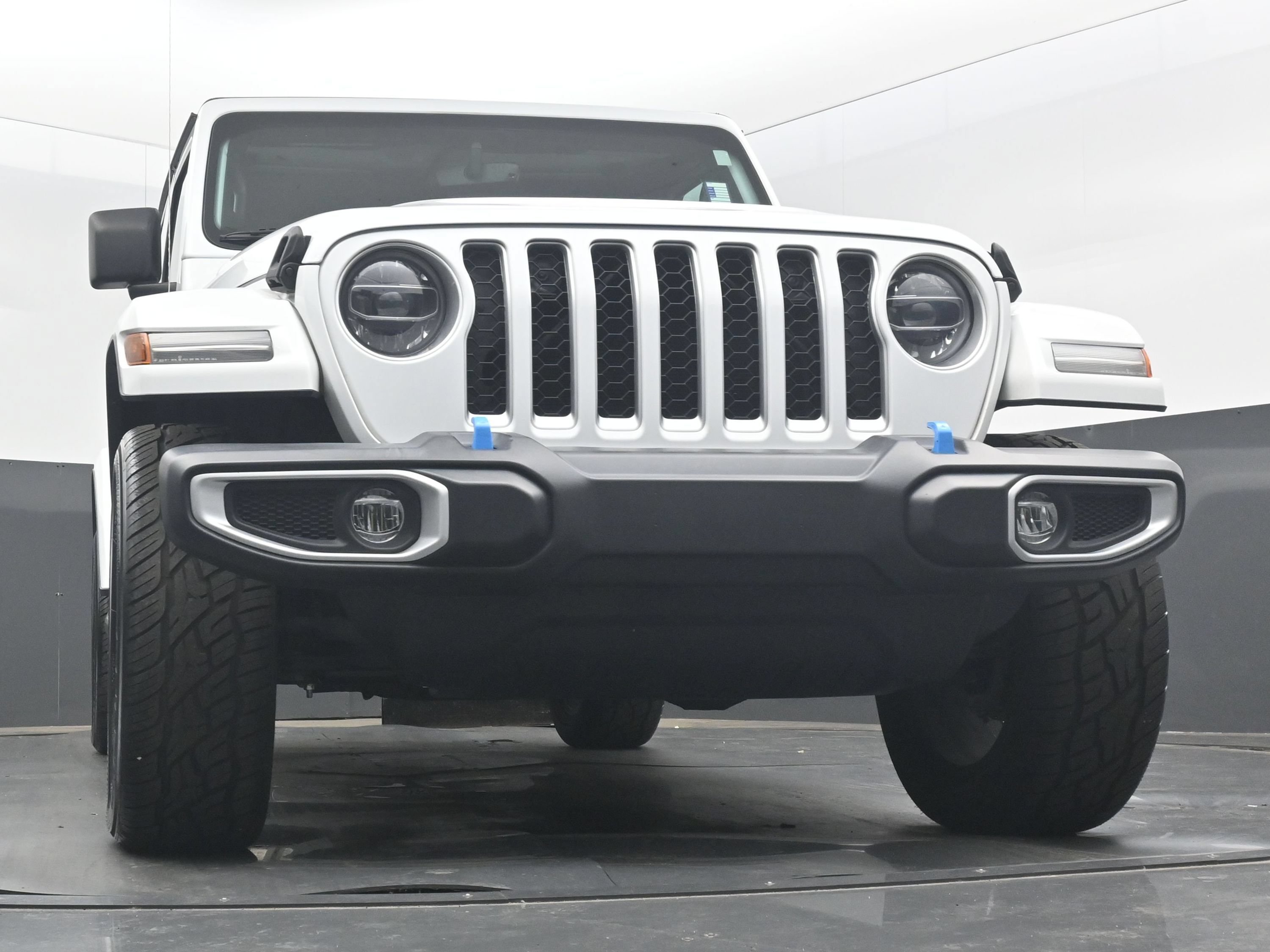 Used 2022 Jeep Wrangler Unlimited Sahara AWD/4WD image 25