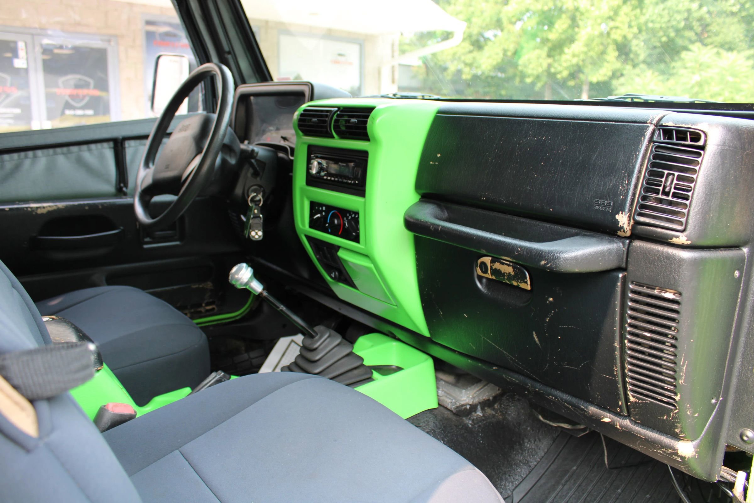 Used 1999 Jeep Wrangler SE AWD/4WD image 16