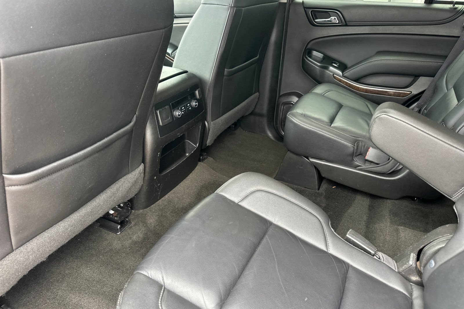 Used 2017 Chevrolet Tahoe LT w/ Luxury Package AWD/4WD image 14