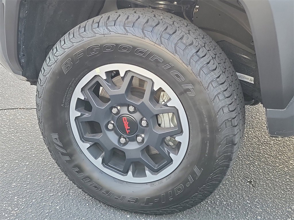 Used 2025 Toyota Tacoma TRD Off-Road image 27