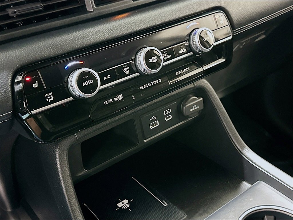 Used 2023 Honda Pilot Touring image 17