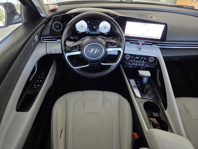 Used 2022 Hyundai Elantra Limited FWD image 10