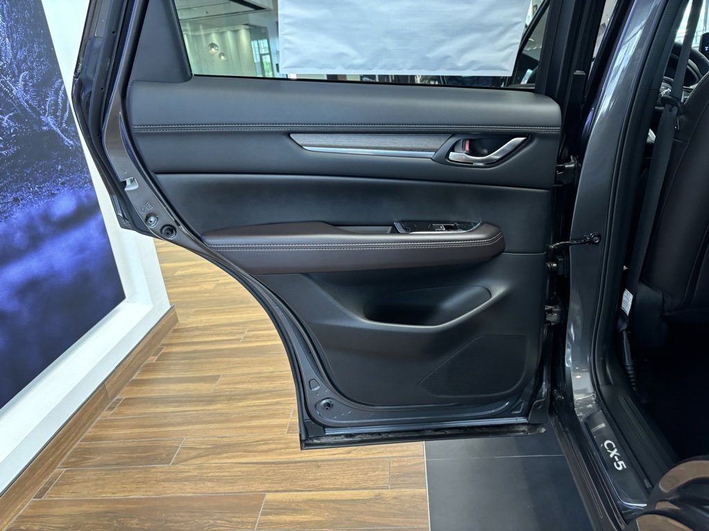 New 2025 MAZDA CX-5 Signature image 15