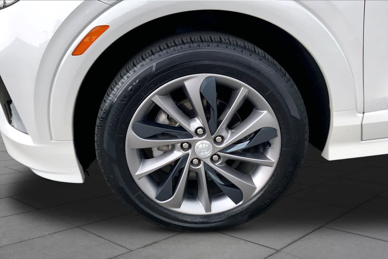 Used 2023 Buick Encore GX Select w/ Sport Touring Package FWD image 11