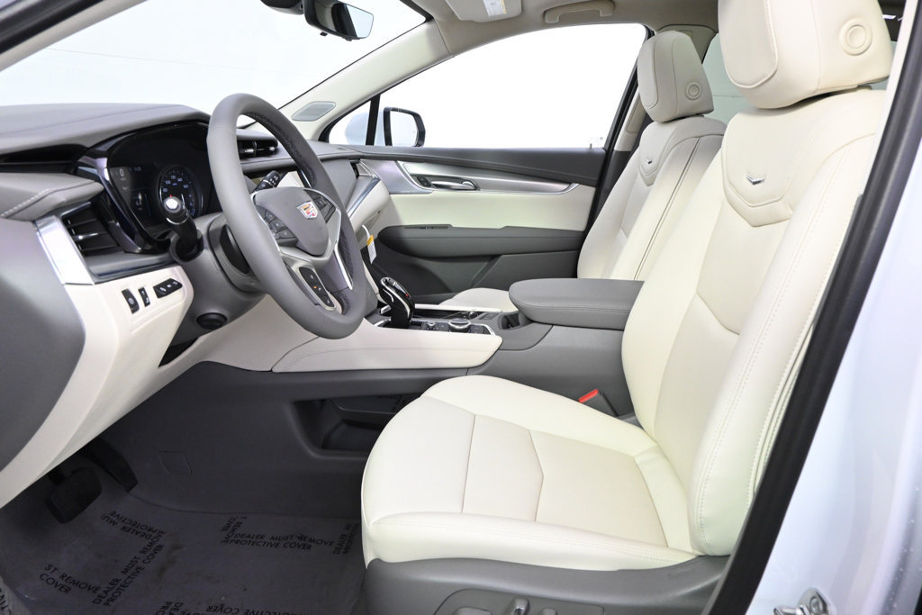 New 2026 Cadillac XT5 Premium Luxury w/ LPO, Floor Liner Package AWD/4WD image 13