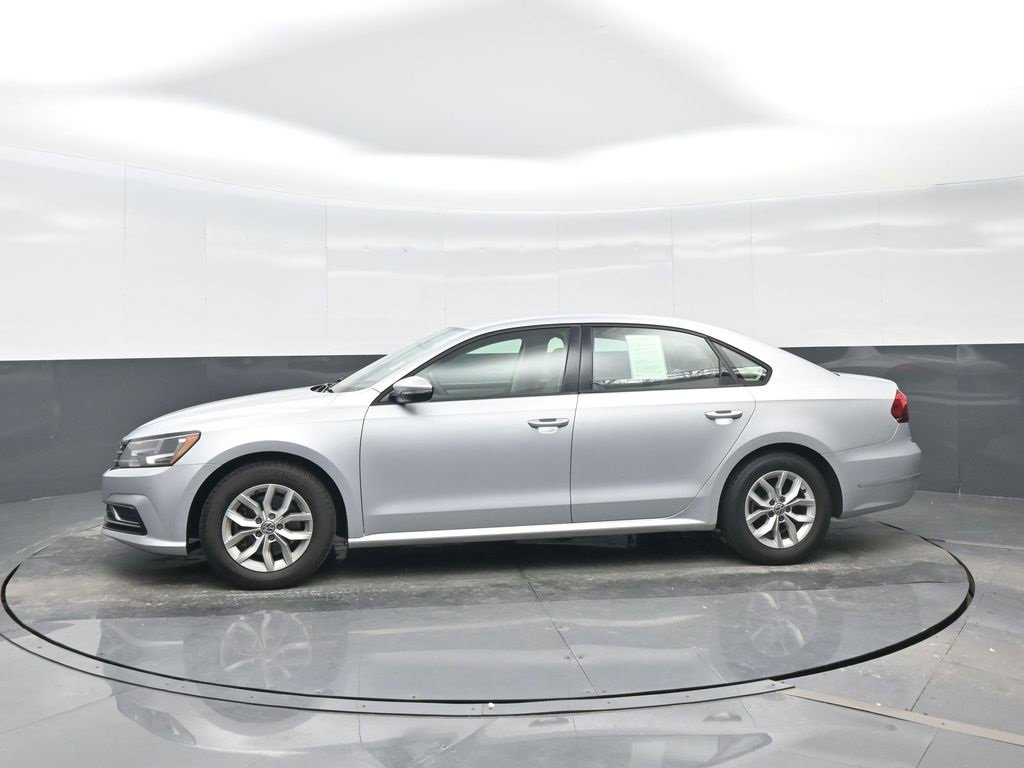 Used 2018 Volkswagen Passat 2.0T S image 3