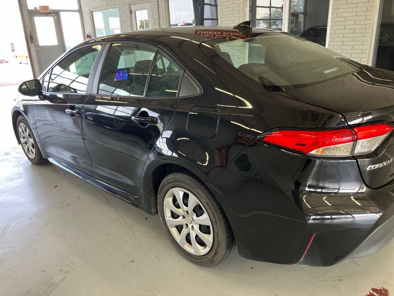Used 2024 Toyota Corolla LE FWD image 6