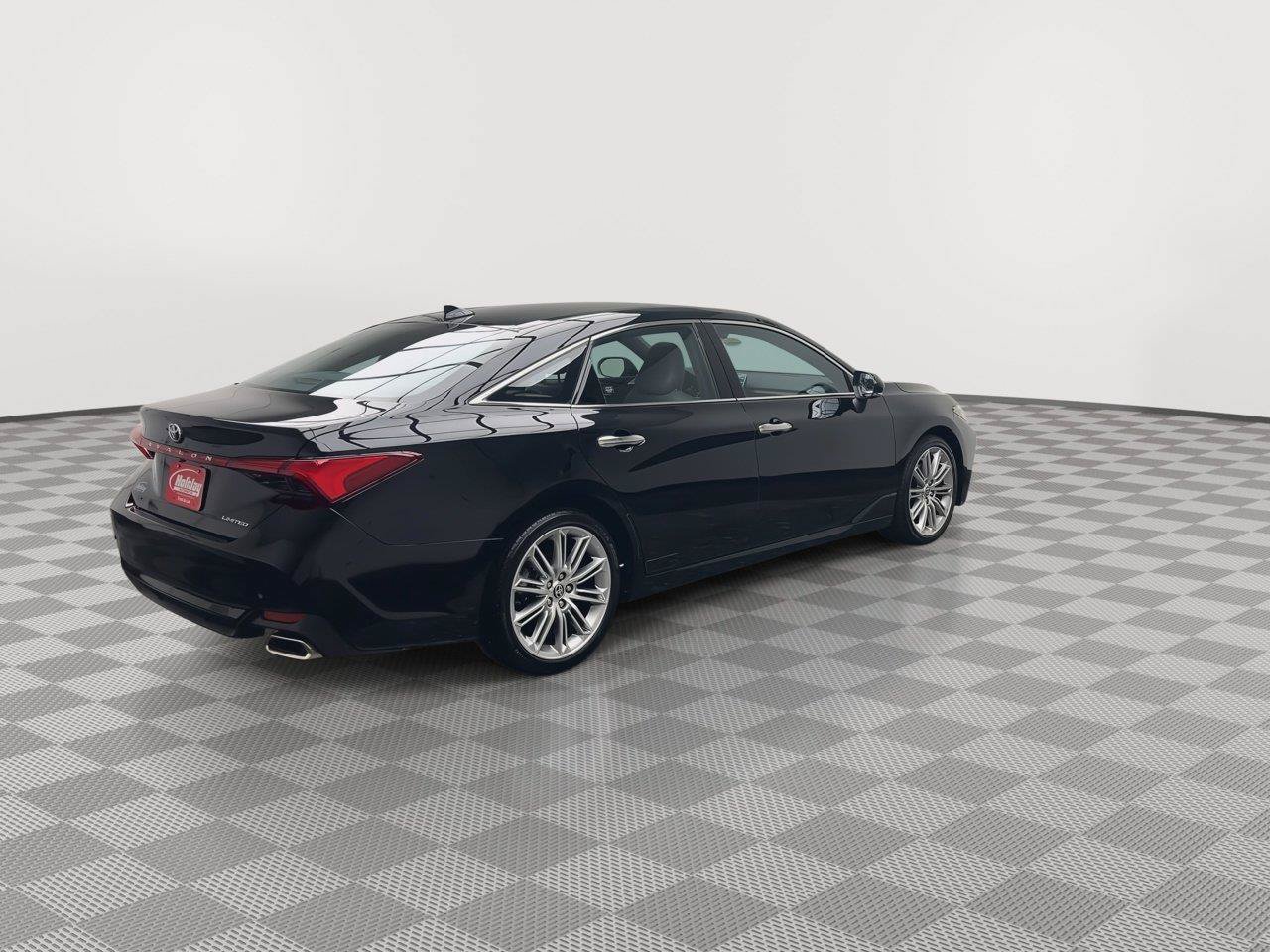 Used 2021 Toyota Avalon Limited w/ Advanced Safety Package FWD image 38