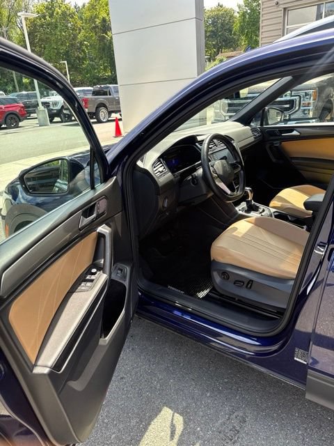 Used 2022 Volkswagen Tiguan SE AWD/4WD image 15