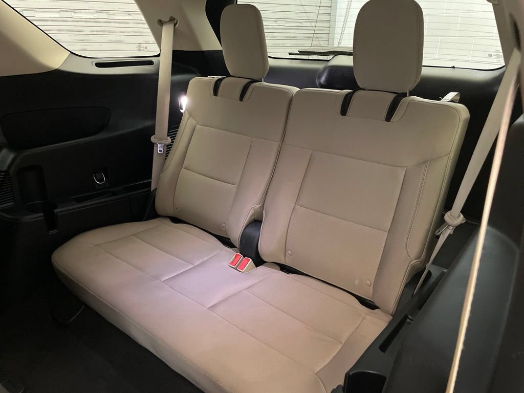 Used 2023 Ford Explorer XLT RWD image 23