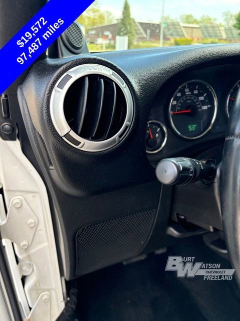Used 2013 Jeep Wrangler Unlimited Sahara w/ Dual Top Group AWD/4WD image 11