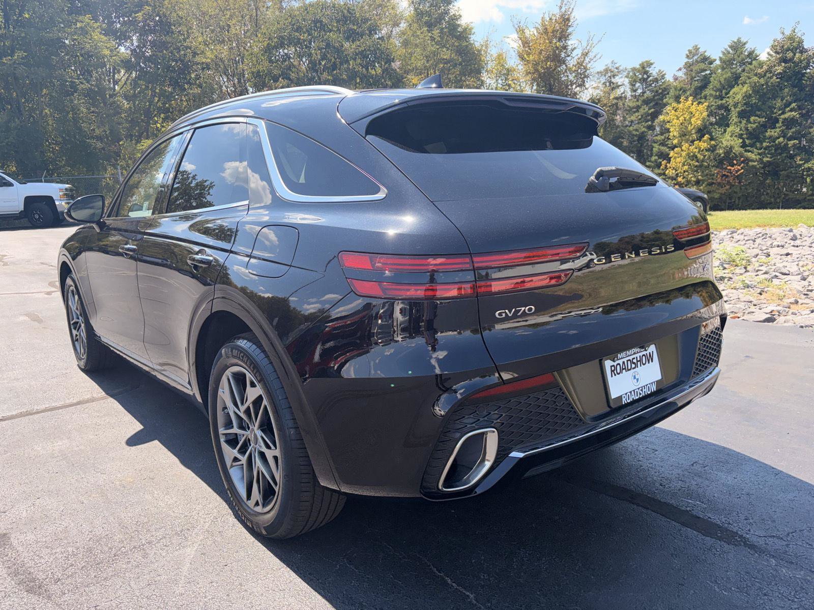 Used 2024 Genesis GV70 2.5T w/ Advanced Package AWD/4WD image 3