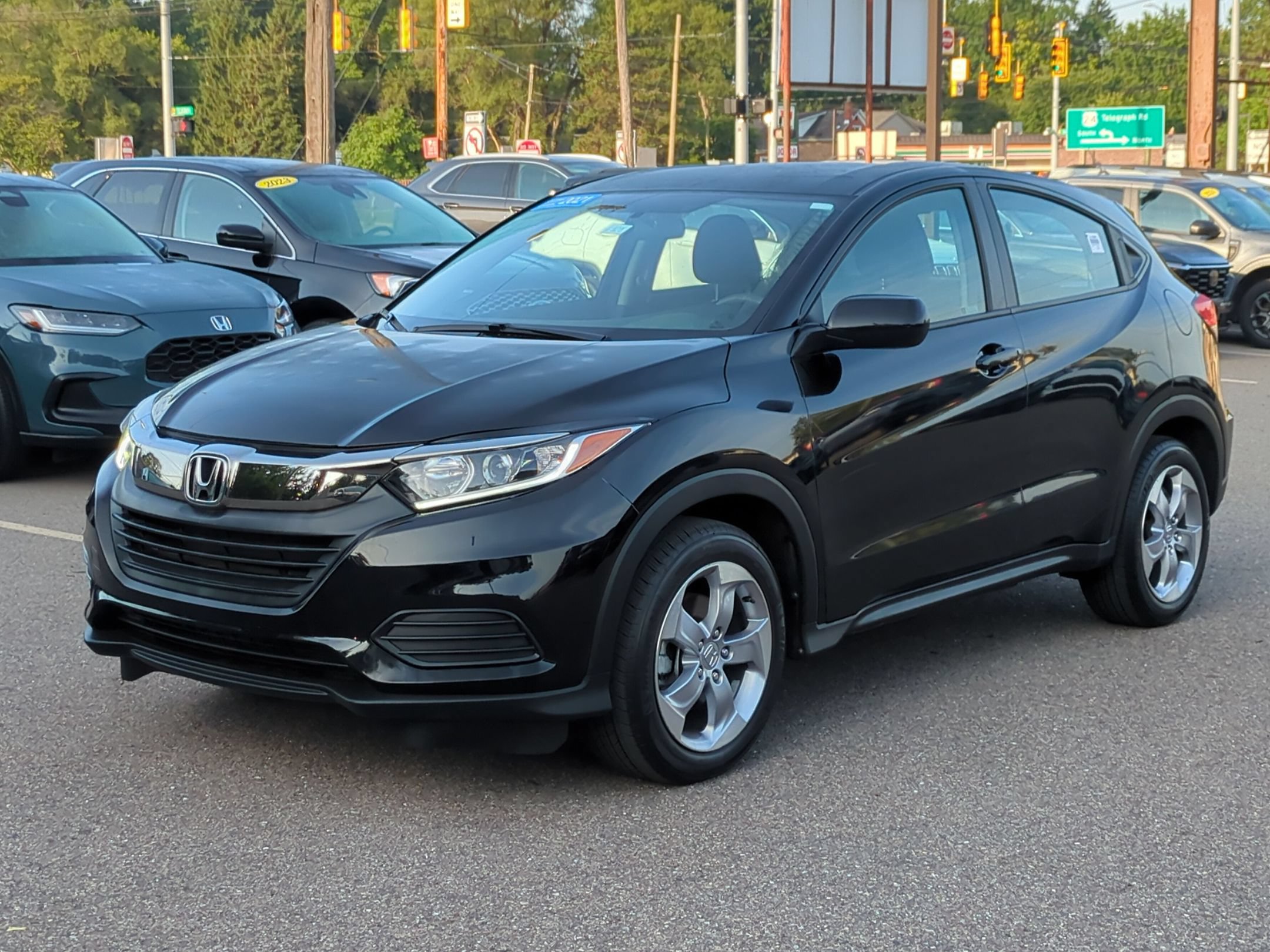 Certified 2021 Honda HR-V LX image 1