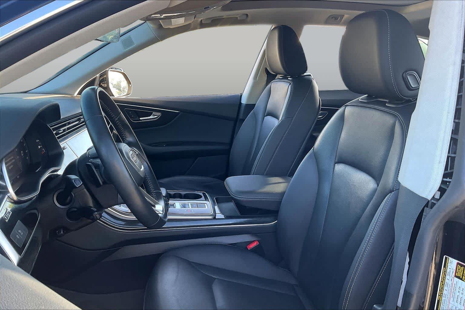 Used 2019 Audi Q8 Premium Plus w/ Premium Plus AWD/4WD image 8