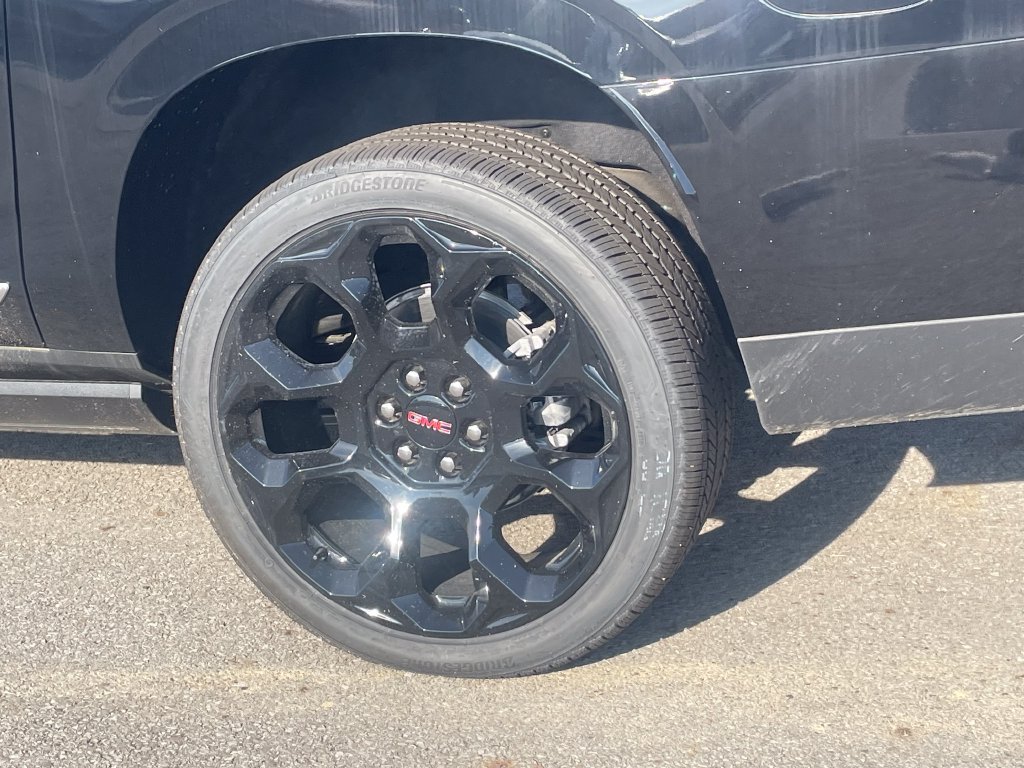 New 2026 GMC Yukon XL Denali w/ Sun & Power Step Package AWD/4WD image 9