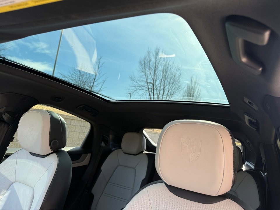 Certified 2025 Porsche Cayenne Coupe image 19