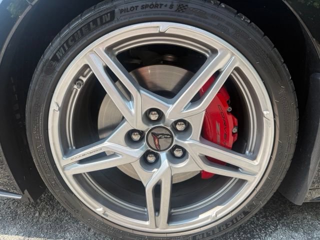 Used 2025 Chevrolet Corvette Stingray Premium Conv w/ Z51 Performance Package RWD image 12