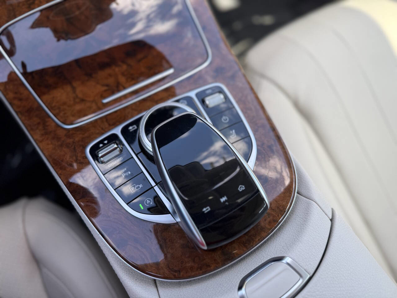 Used 2019 Mercedes-Benz E 450 4MATIC Wagon w/ Premium Package image 33