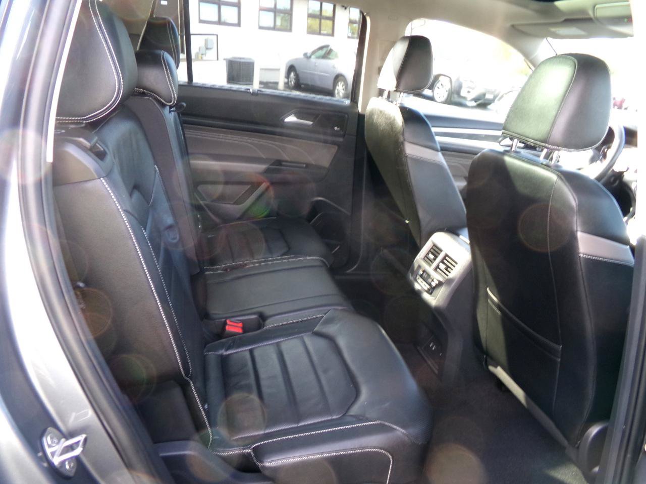 Used 2023 Volkswagen Atlas SEL AWD/4WD image 54