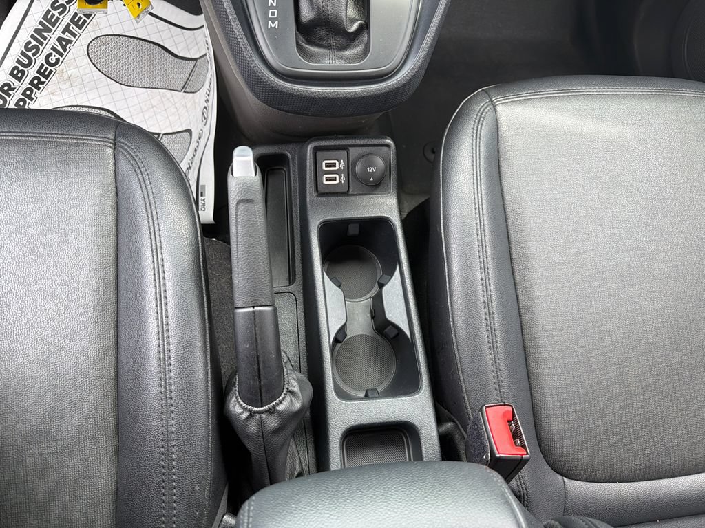Used 2022 Ford Transit Connect XL FWD image 30