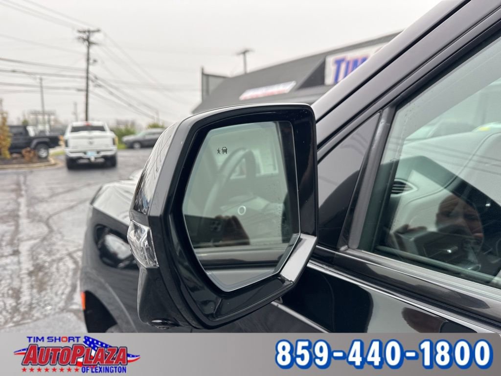 Used 2022 Chevrolet Suburban Z71 w/ Off-Road Capability Package image 17