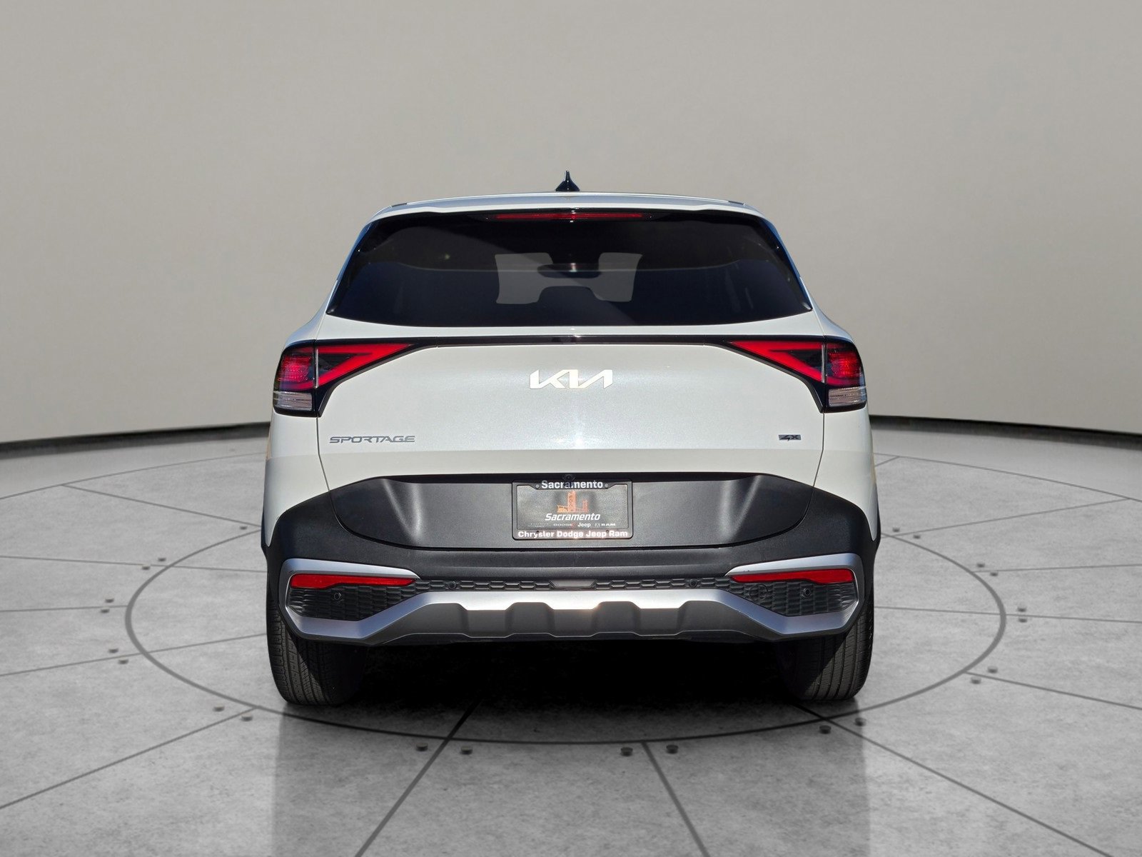 Used 2024 Kia Sportage LX image 5