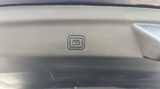 Used 2023 Chevrolet Tahoe Z71 w/ Z71 Off-Road Package image 29