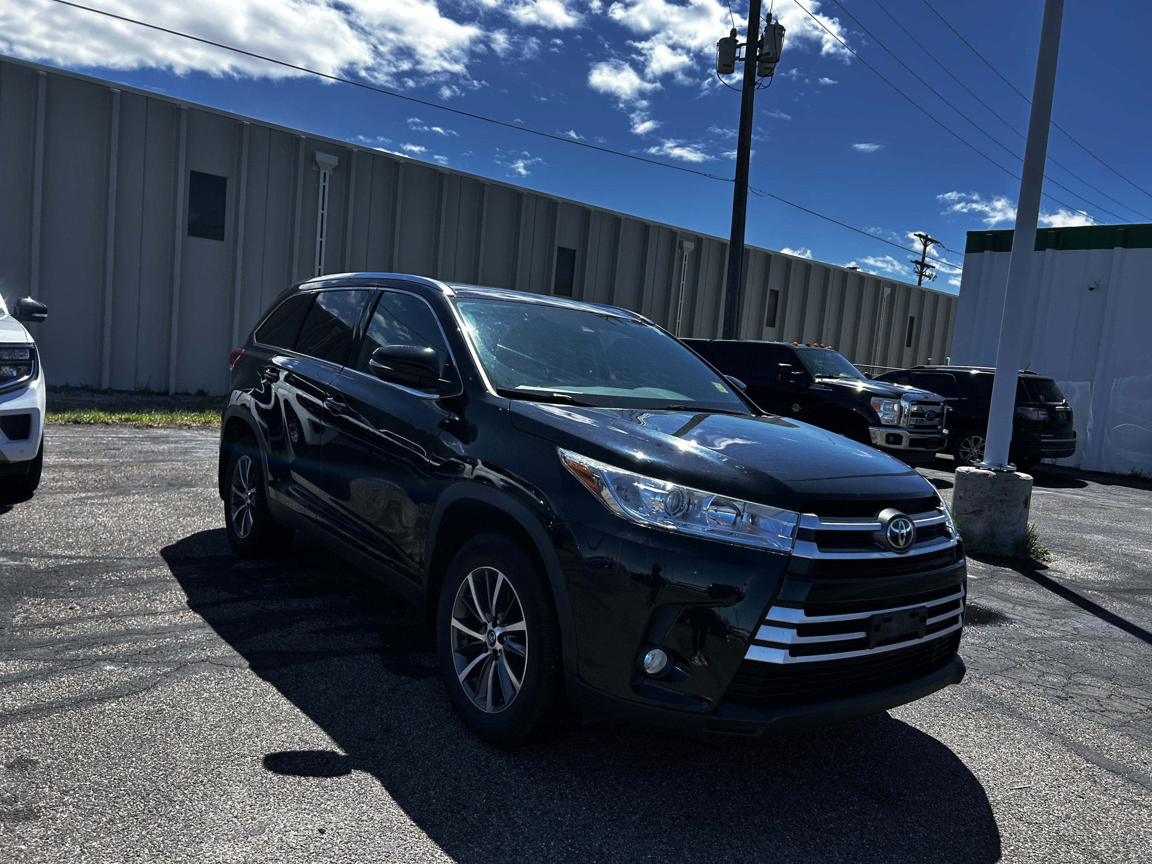 Used 2019 Toyota Highlander XLE AWD/4WD image 7