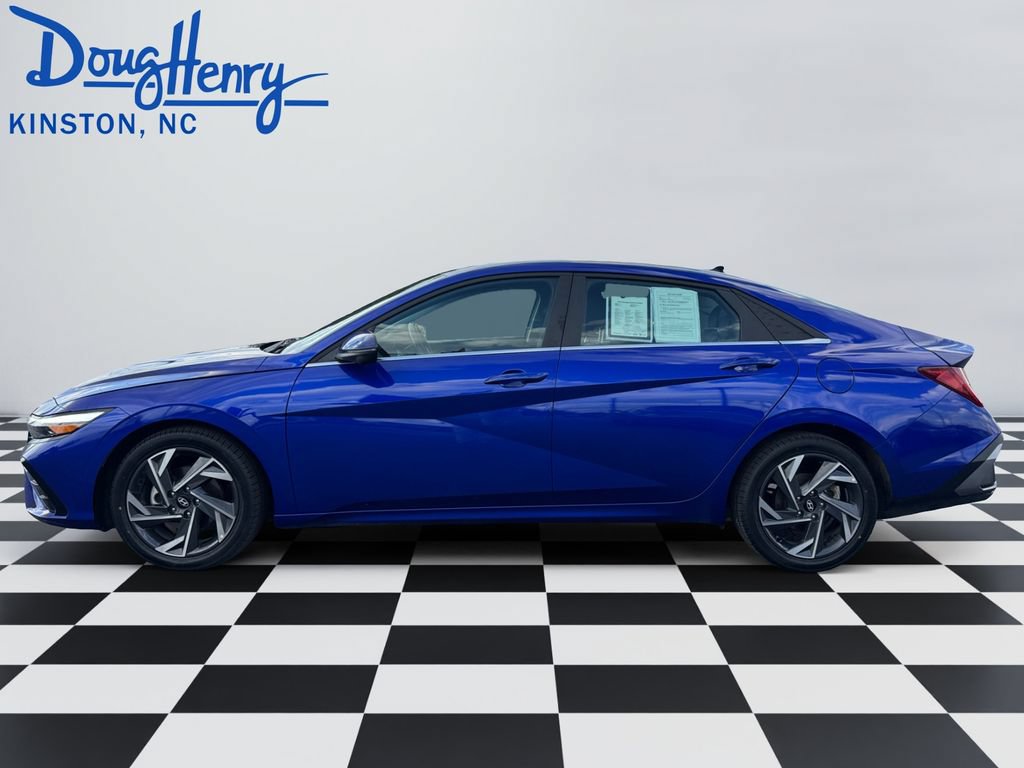 Used 2024 Hyundai Elantra Limited FWD image 2