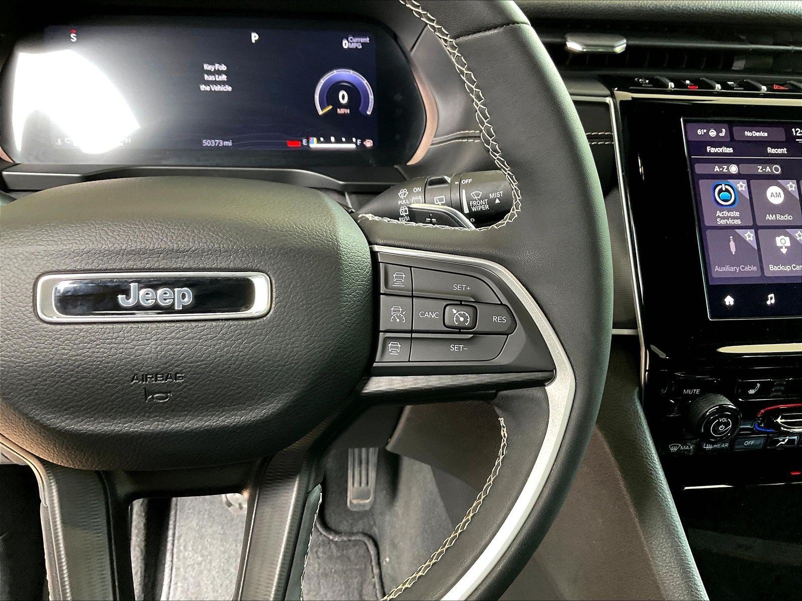 Used 2023 Jeep Grand Cherokee Altitude AWD/4WD image 12