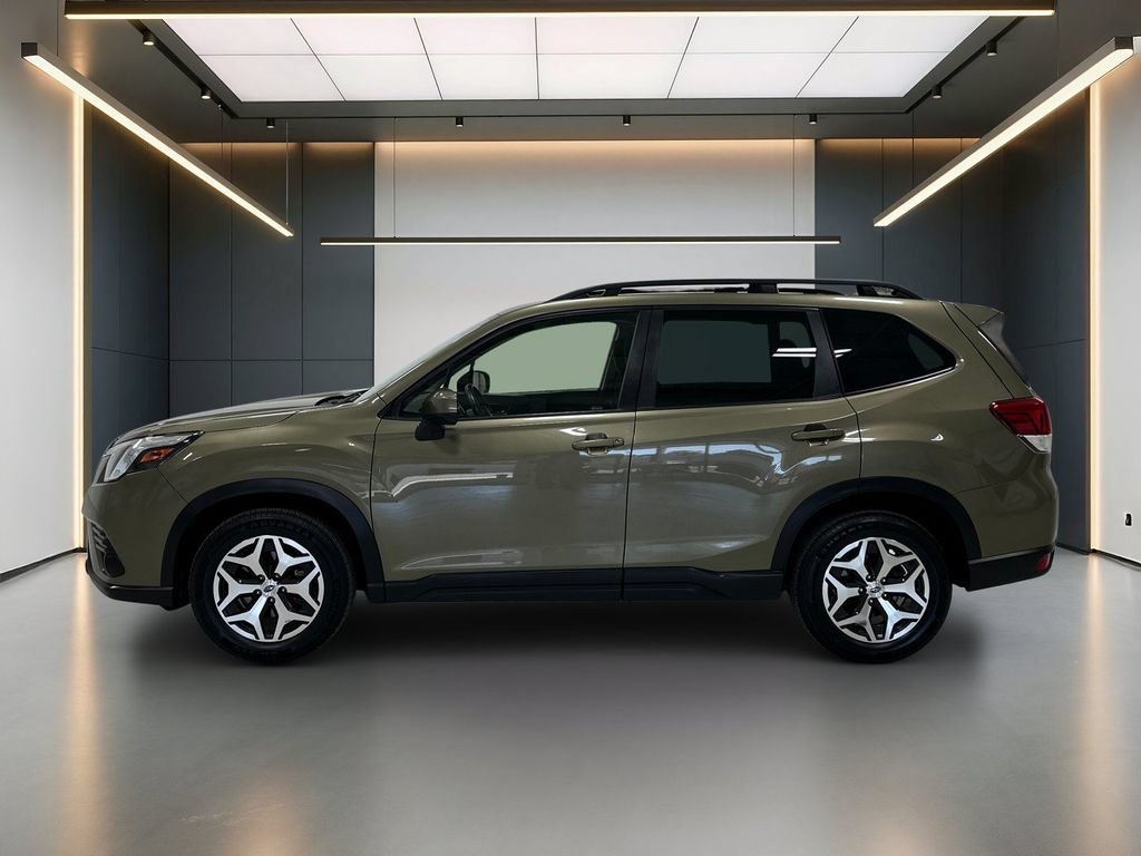 Used 2023 Subaru Forester Premium AWD/4WD image 2