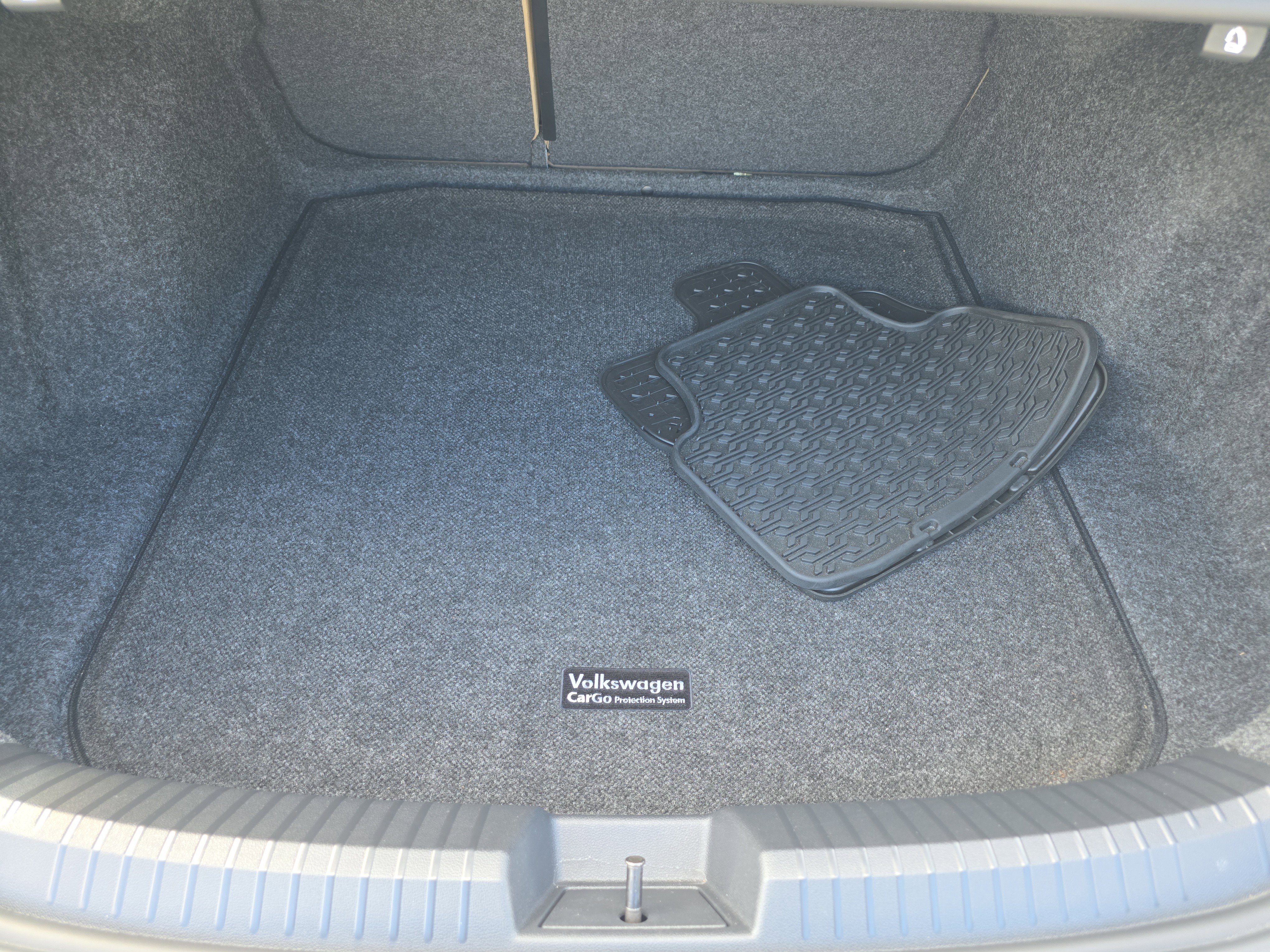 Used 2021 Volkswagen Jetta SE w/ SE Cold Weather Package image 11