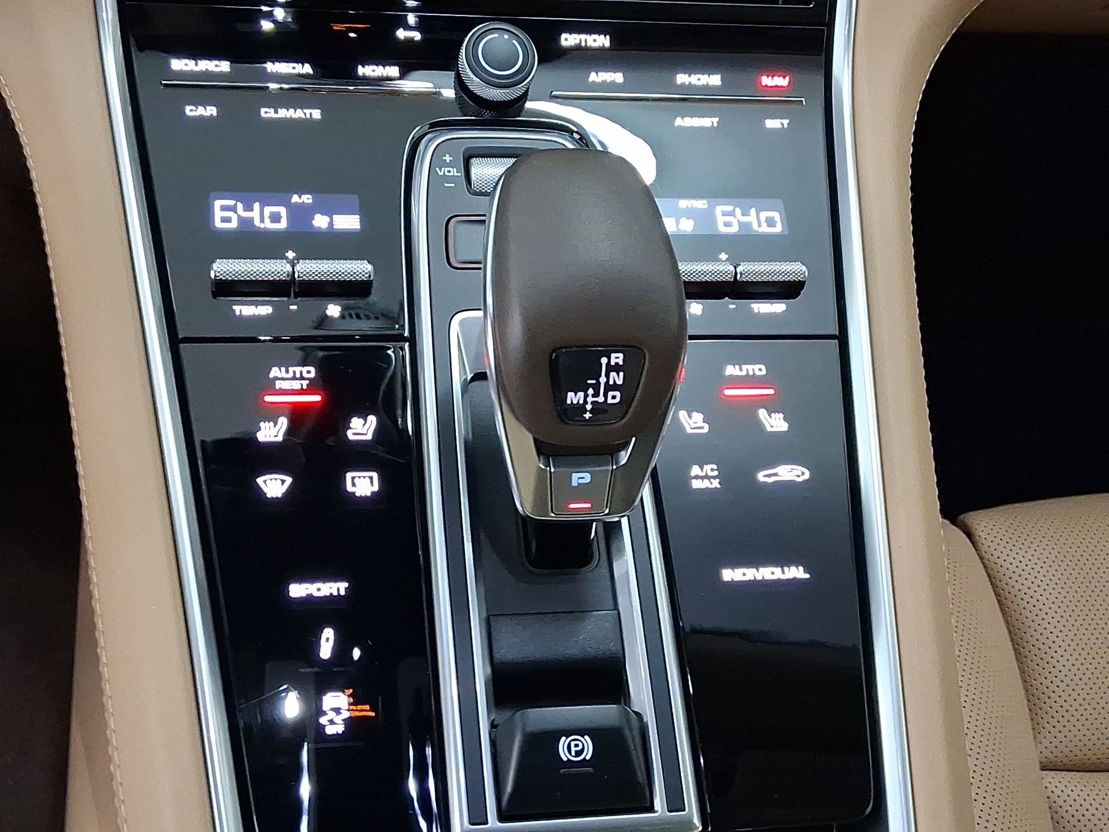 Certified 2023 Porsche Panamera 4S image 17