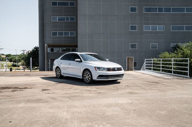 Used 2017 Volkswagen Jetta SE image 19