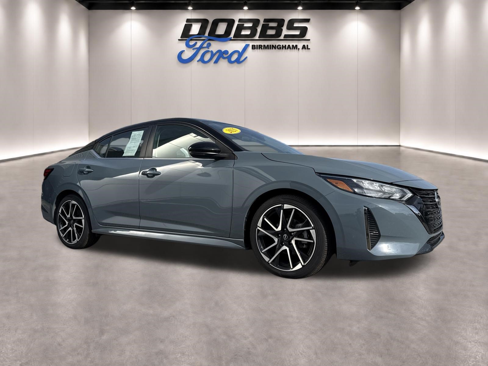 Used 2025 Nissan Sentra SR FWD image 1