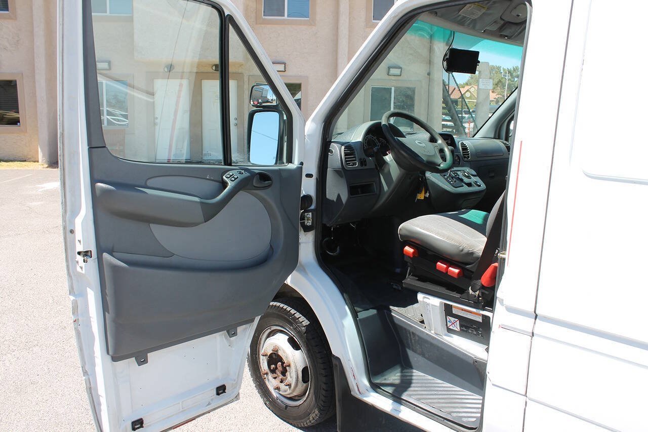 Used 2006 Dodge Sprinter 3500 w/ PWR Convenience Group RWD image 18
