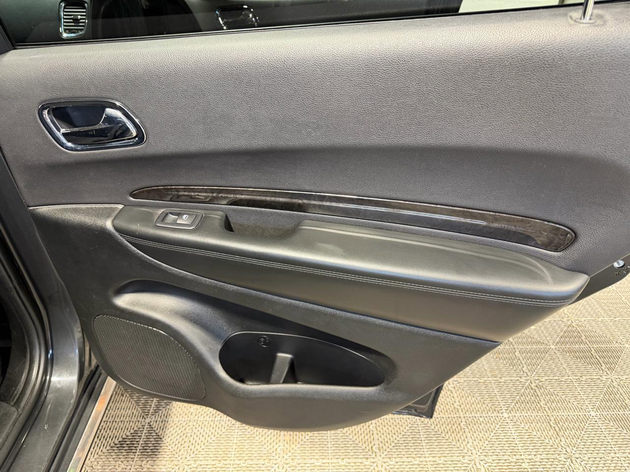 Used 2011 Dodge Durango Crew w/ Entry Nav/Commuter Group AWD/4WD image 16
