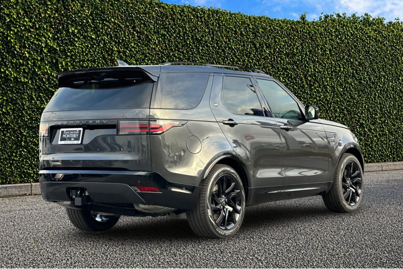 New 2025 Land Rover Discovery Dynamic SE AWD/4WD image 6