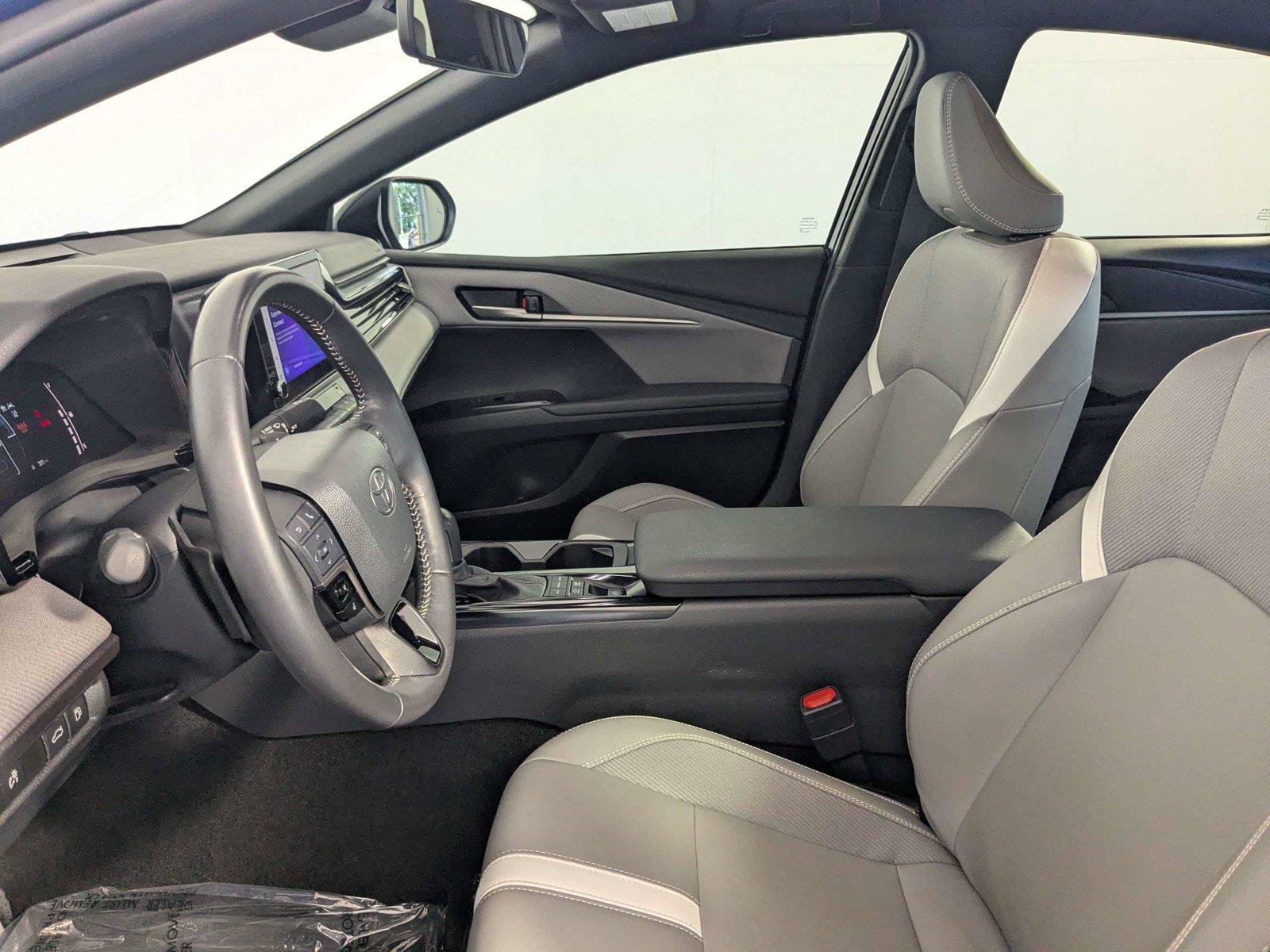 Certified 2025 Toyota Camry SE w/ Convenience Package FWD image 9