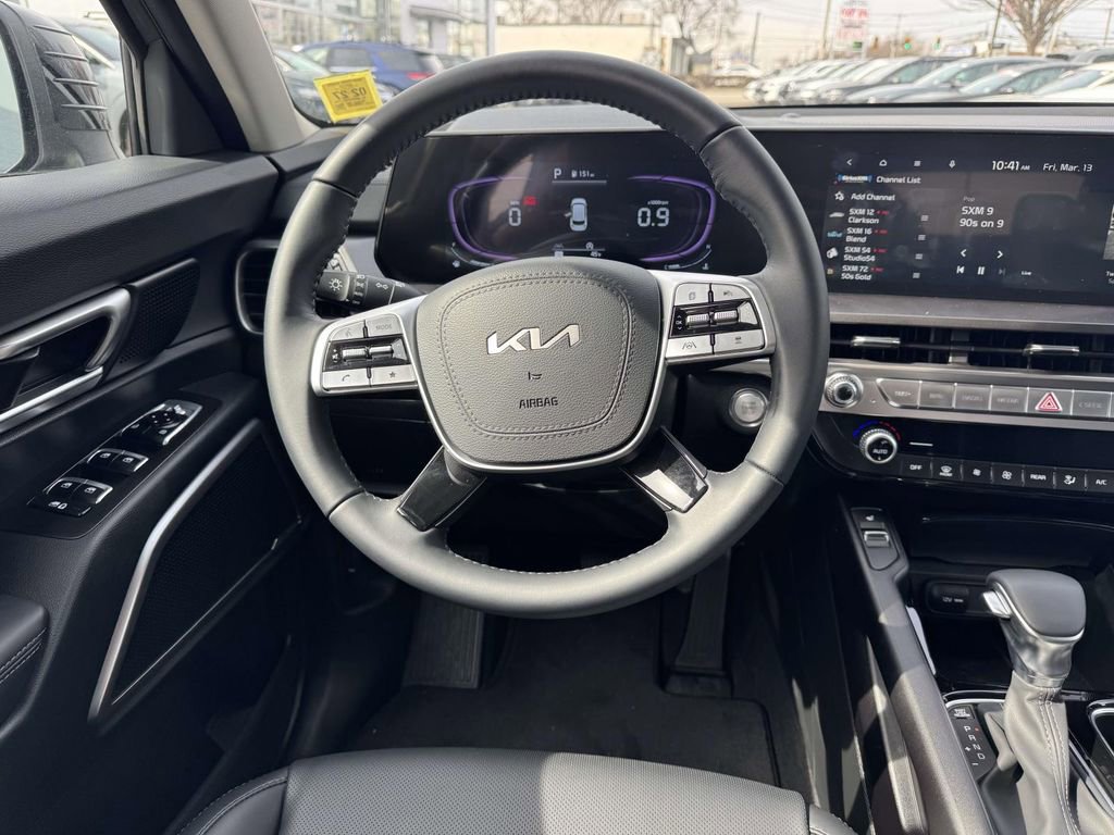 Used 2025 Kia Telluride S image 14