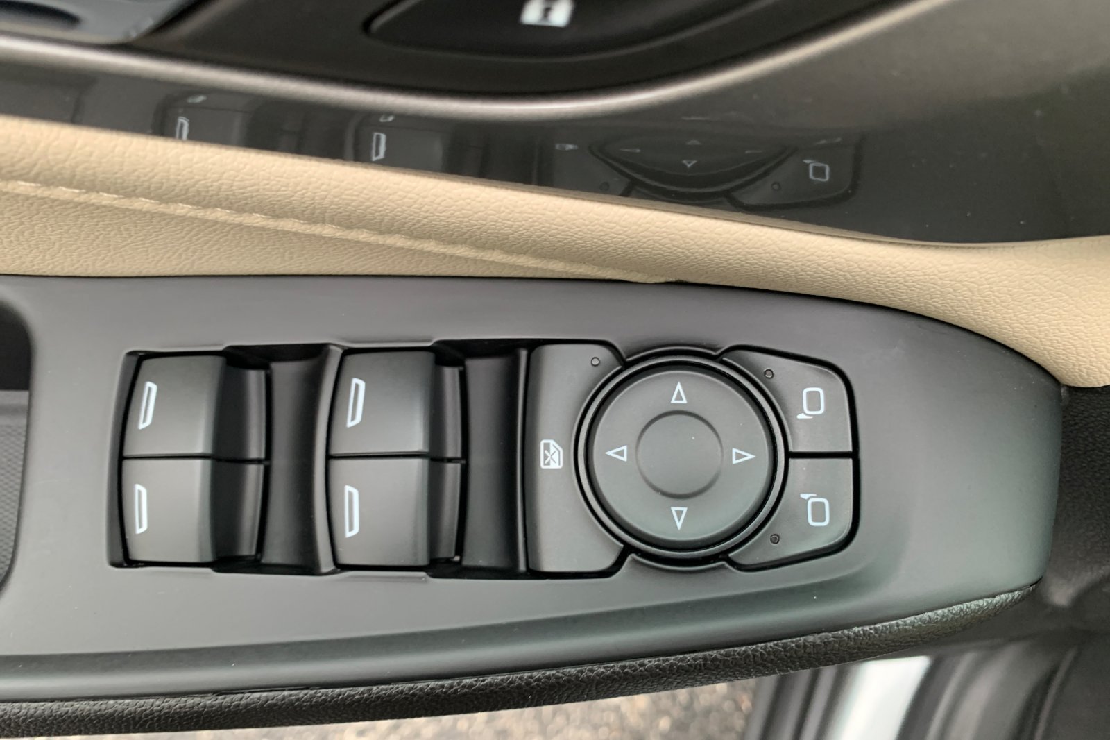 Used 2023 Chevrolet Traverse LS w/ Safety Package AWD/4WD image 14