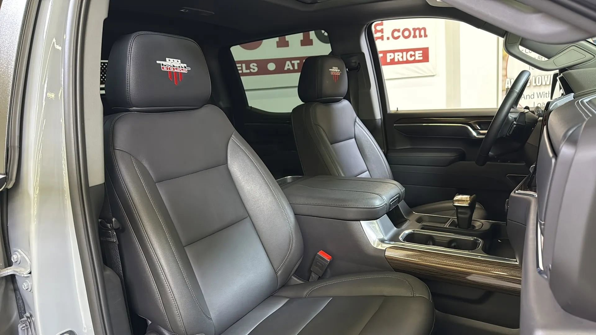 Used 2024 Chevrolet Silverado 1500 LT Trail Boss w/ LT Trail Boss Premium Package image 23