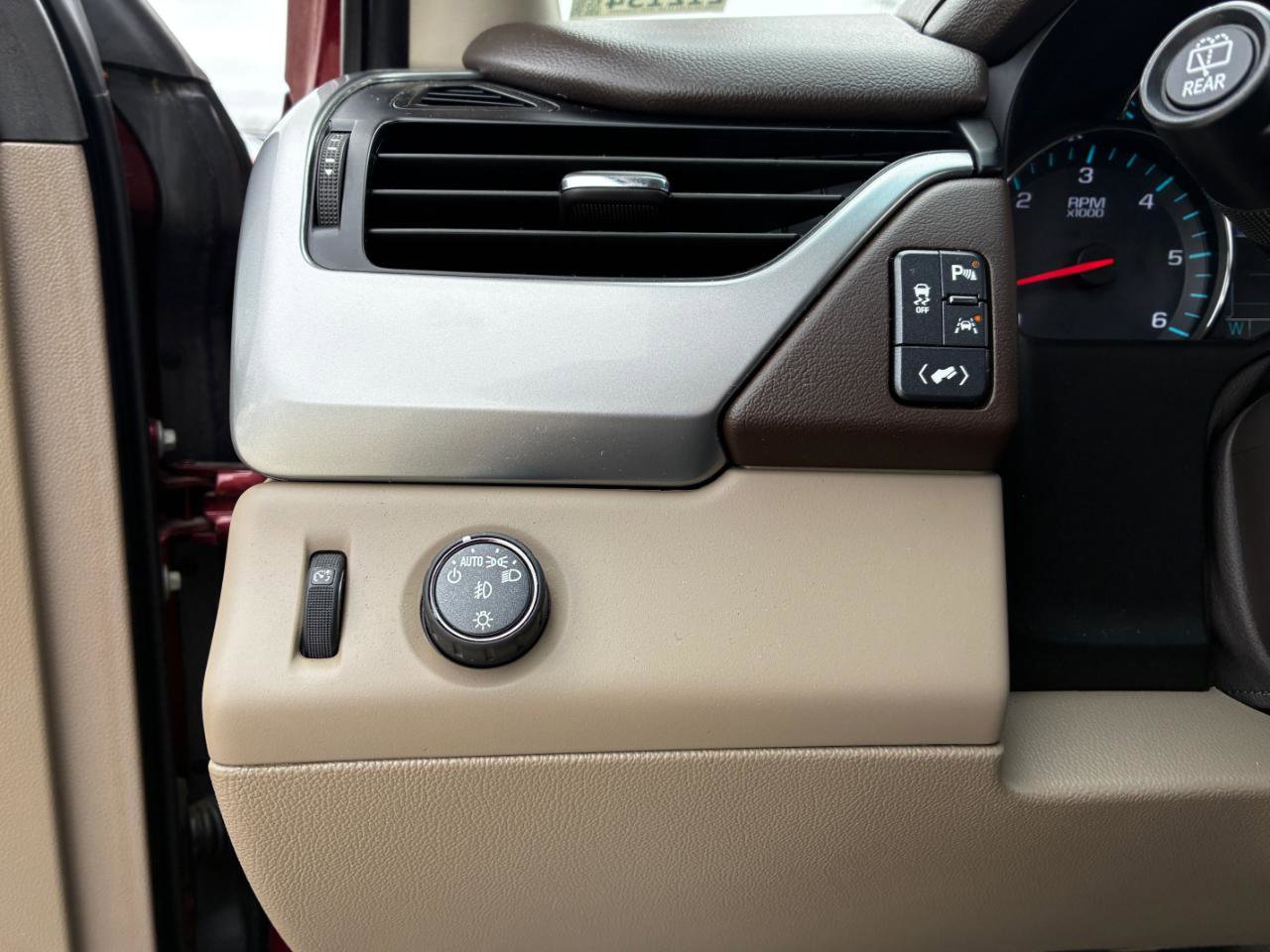 Used 2020 Chevrolet Suburban Premier RWD image 26