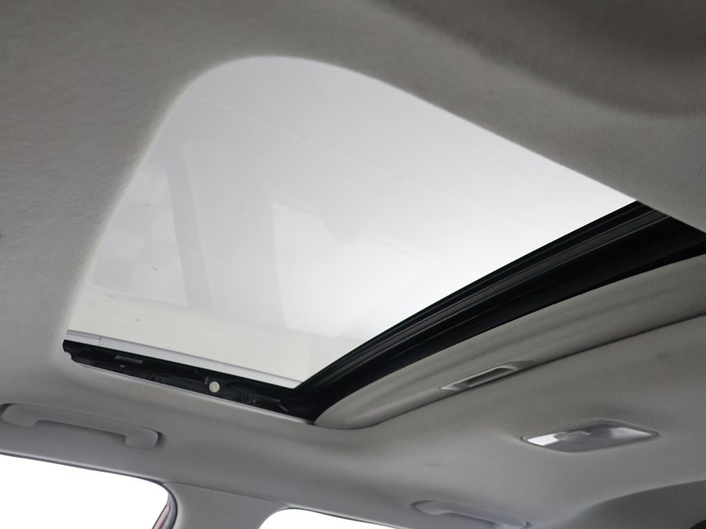 Used 2023 Hyundai Venue SEL image 16