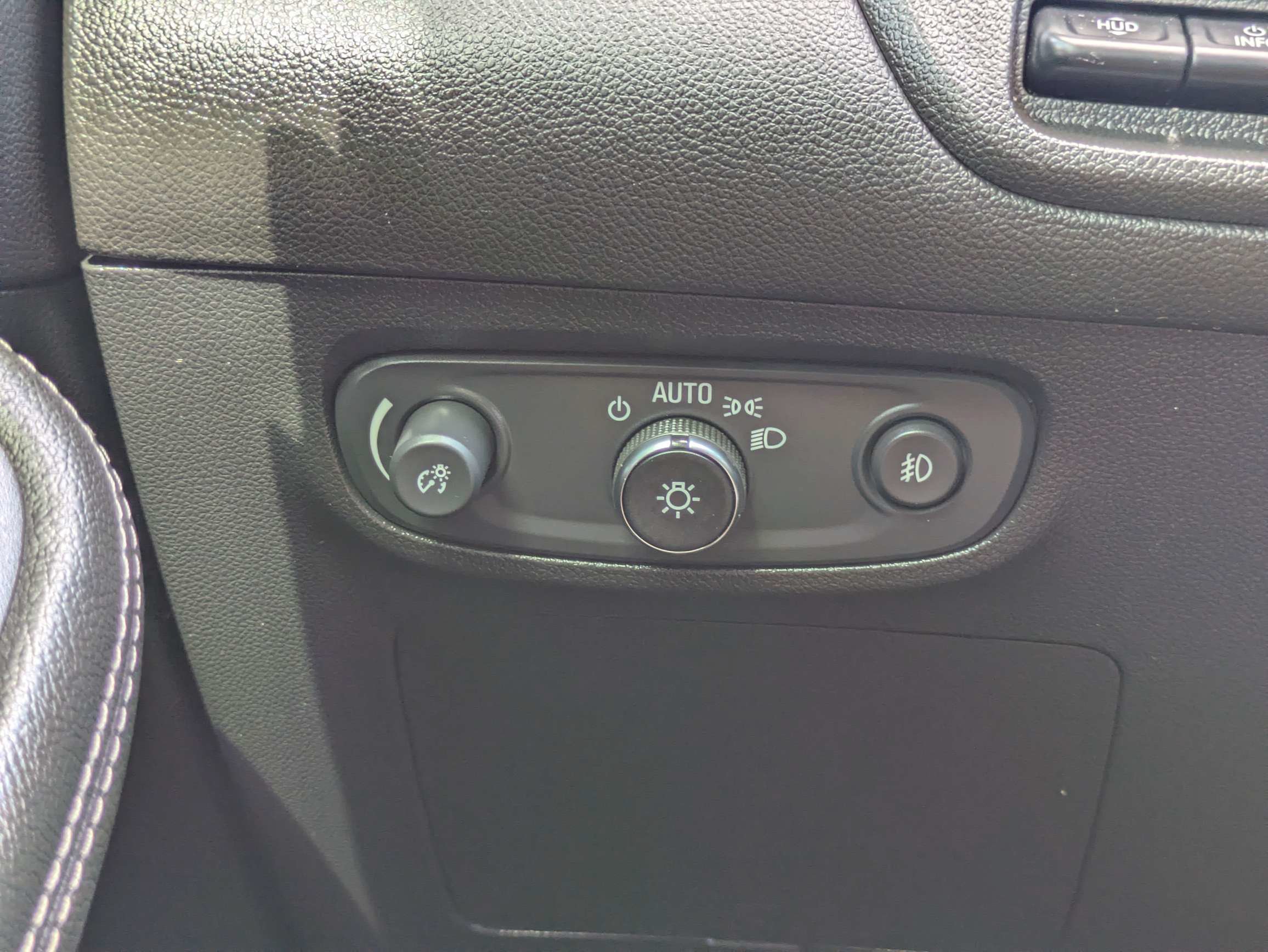 Used 2020 Buick Encore GX Select w/ Experience Buick Package FWD image 37