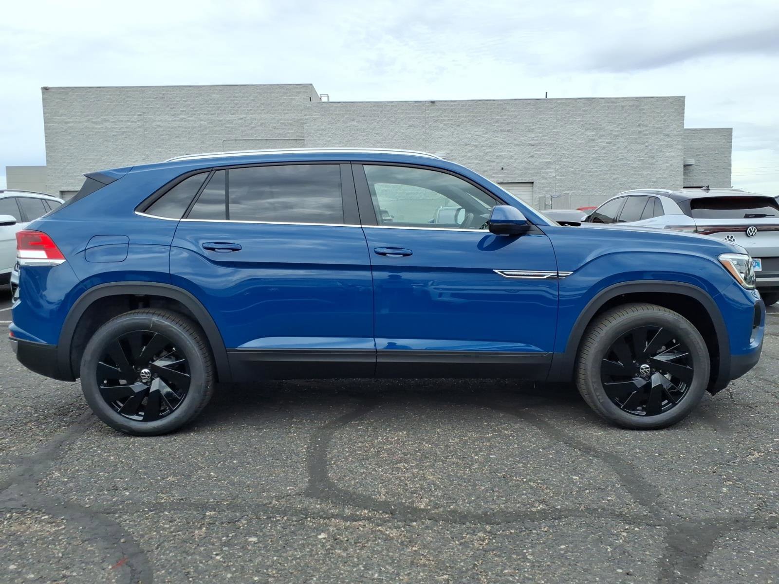 New 2026 Volkswagen Atlas Cross Sport SE image 8