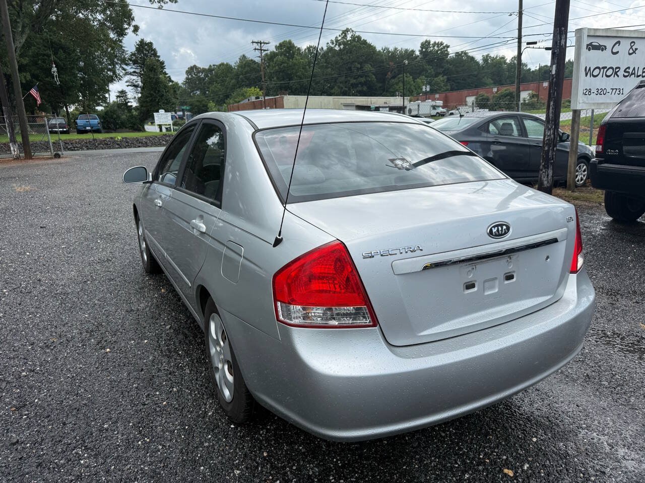 Used 2009 Kia Spectra EX FWD image 10