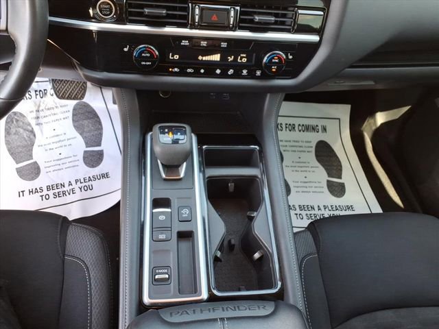 Used 2022 Nissan Pathfinder SV image 18